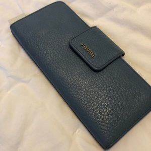 ‼️SOLD‼️ Fossil, Madison Clutch faded indigo